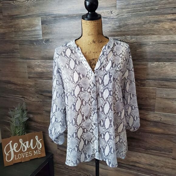 KUT from the Kloth snakeskin pattern button down Women's Size XL petite - Picture 2 of 8